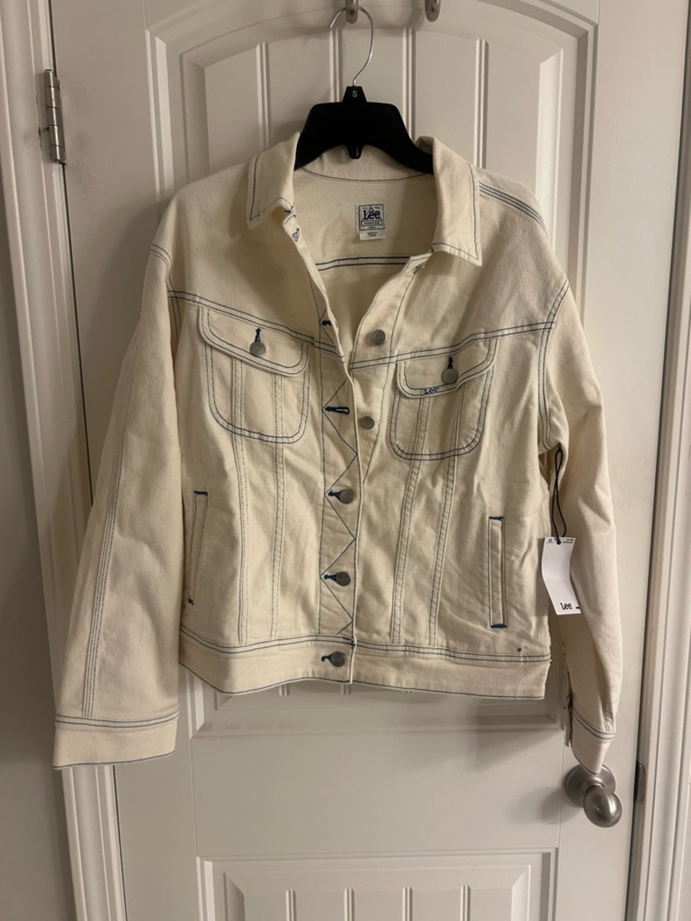 NWT Gift for Mom Lee Cream Denim Trucker Jacket with Contrast Stitching